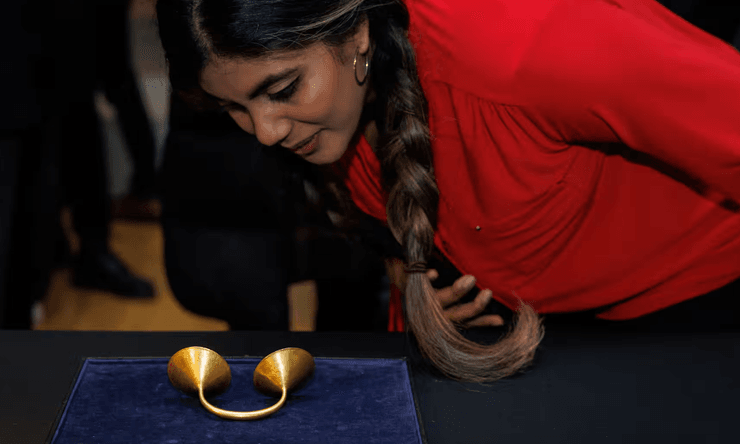 Золотая застежка