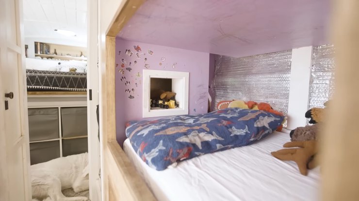 Дом на колесах из школьного автобуса