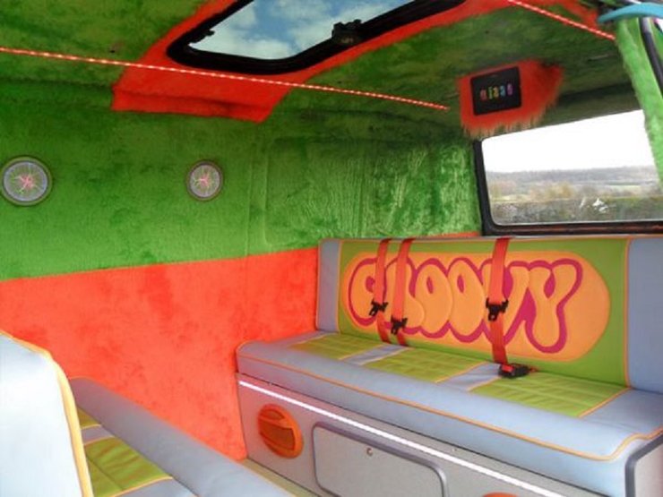THE GROOVY VAN