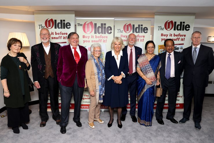 камилла паркер боулз, старушка года, старец года, премия