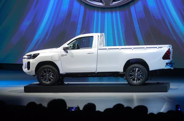 електромобіль Тойота хайлюкс, Тойота, пікап Toyota Hilux, Toyota Hilux Revo BEV, електромобіль Toyota