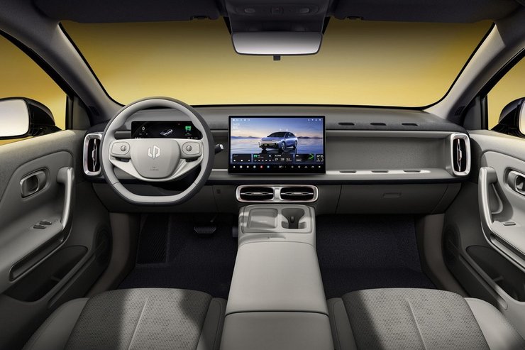 Салон Leapmotor B05