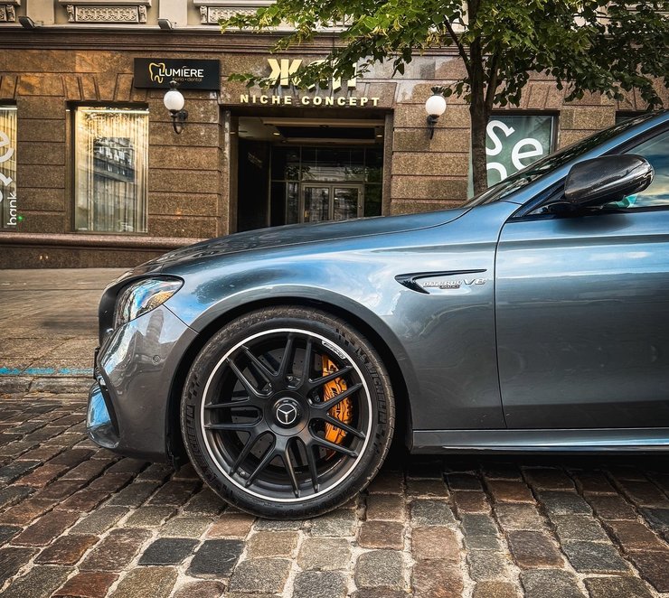 гальма Mercedes-AMG E63