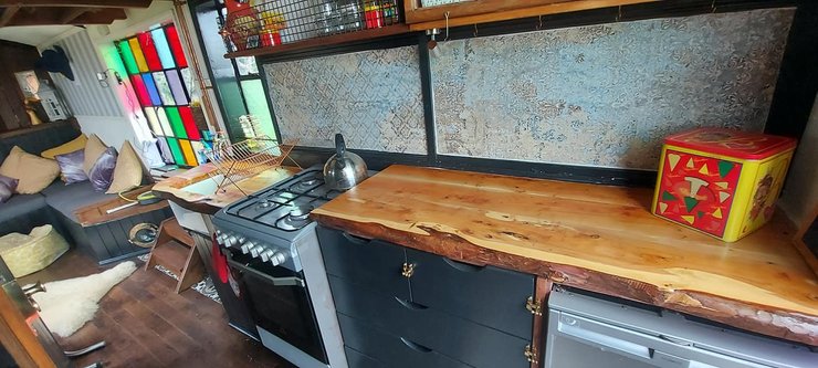 дом на колесах, автодом, грузовой вагон, товарный вагон