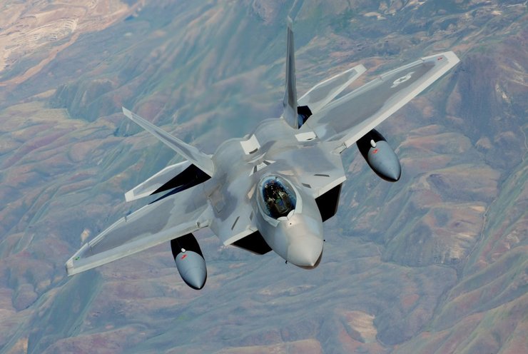 истребитель F-22,