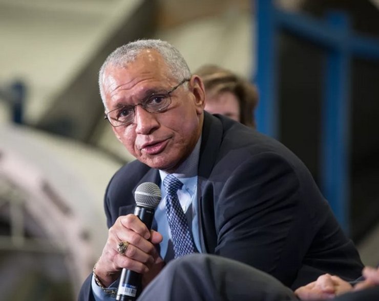 Чарльз Болден