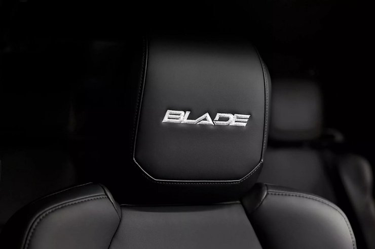 салон Isuzu D-Max Blade, Isuzu D-Max, Isuzu D-Max Blade, новый Isuzu D-Max, пикап Isuzu