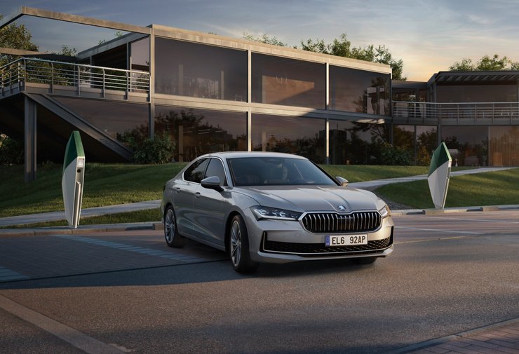Skoda Superb iV, Skoda Superb, гібрид Skoda Superb