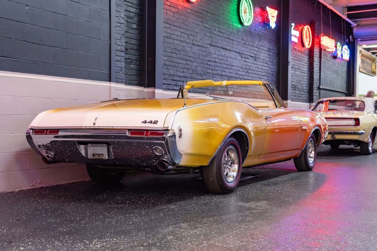 кабриолет Oldsmobile 442