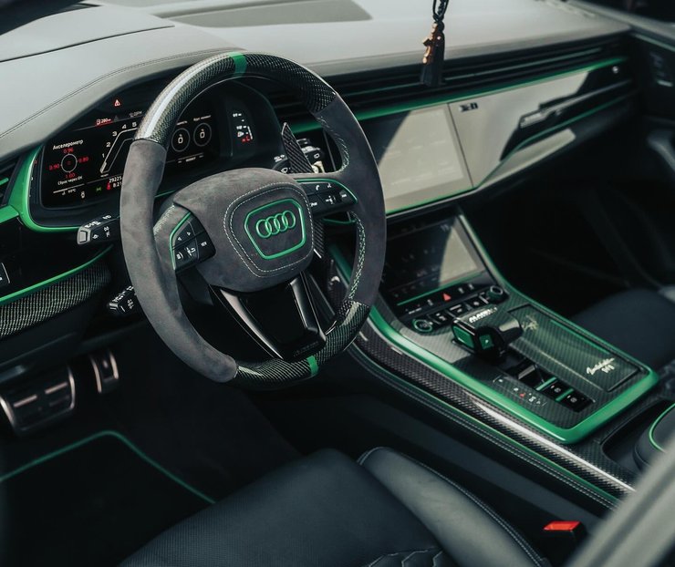 Салон Audi RS Q8, Audi RS Q8, тюнінг Audi , Олександр Усик, авто Усика, Audi Олександра Усика