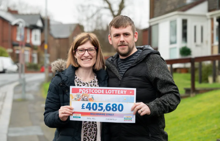 Выигрыш в лотерею, джекпот, потеря детей, счастливый билет, Великобритания, удача, фото