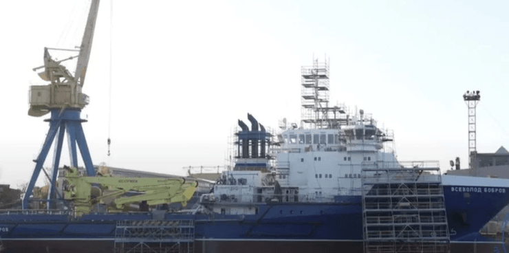 корабль — "Всеволод Бобров"