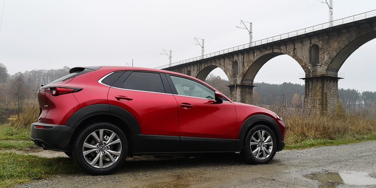 Mazda CX-30 клиренс, тест-драйв, фото, внешний вид, вид, сбоку
