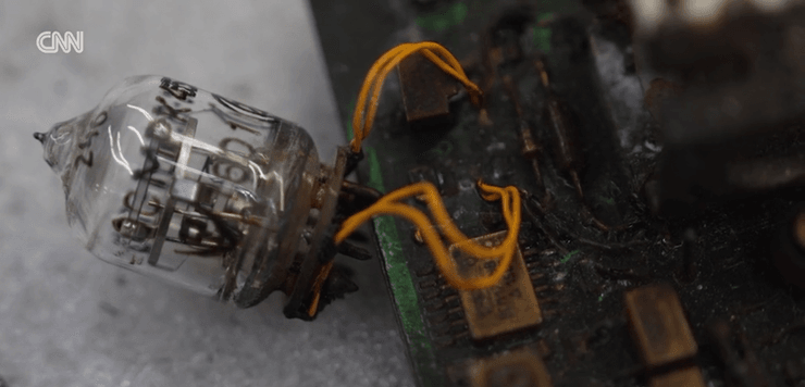 Електронна лампа в Орешнику