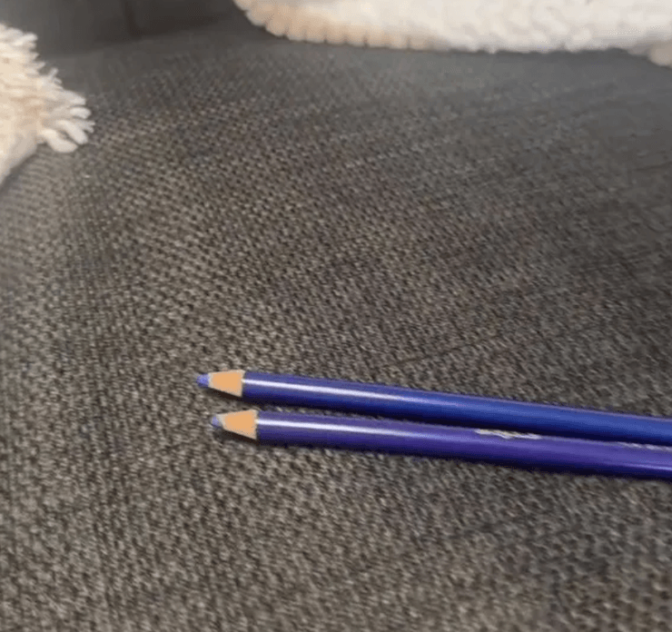 Колір стільця викликав суперечки