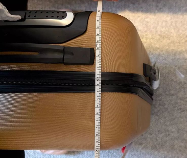 Ручная кладь в самолете, какие сумки можно брать с собой на борт авиалайнера, требования и штрафы в Ryanair