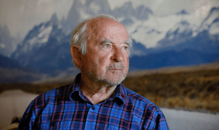 Портрет Ивона Шуинара на фоне гор, основателя Patagonia