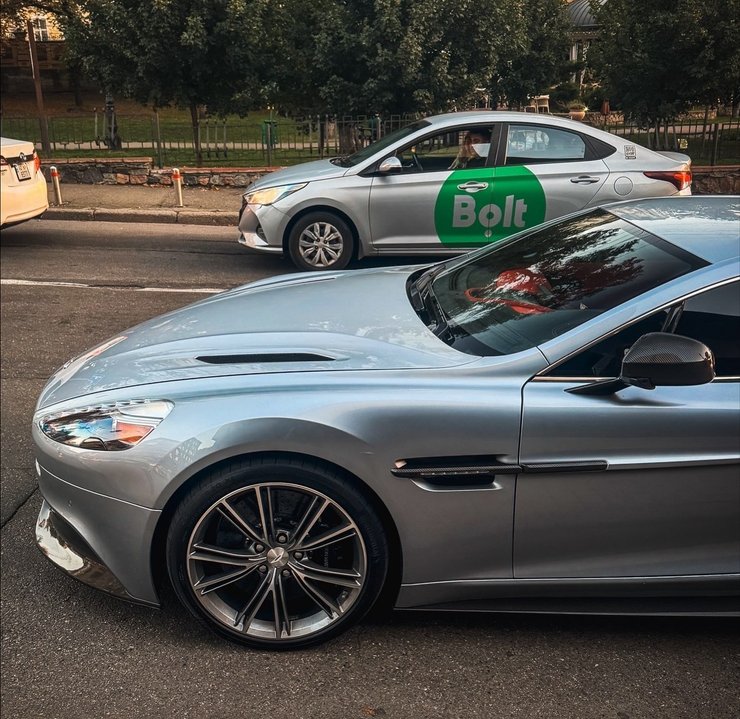 Aston Martin Vanquish