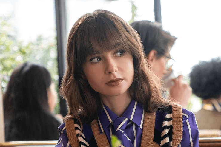 Лили Коллинз в сериале "Эмили в Париже", 4 сезон