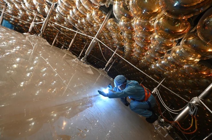 детектор нейтрино JUNO