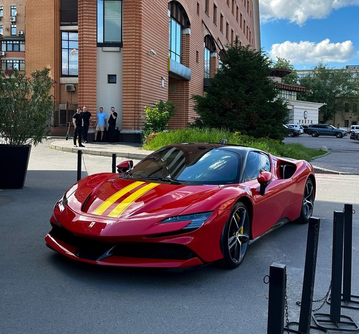 Ferrari SF90 Stradale