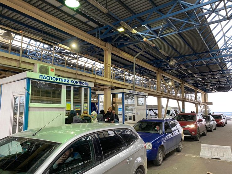 Податковим кодексом передбачено застосування адміністративного арешту майна щодо фізичних осіб, які мають податковий борг і виїжджають за кордон