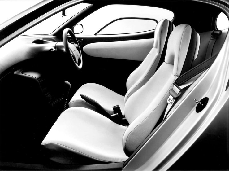 Салон Toyota AXV-IV