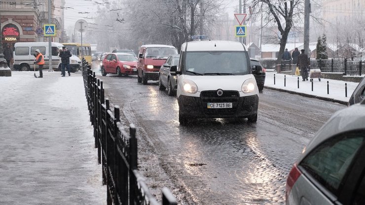 В центре Черновцов наблюдаются пробки
