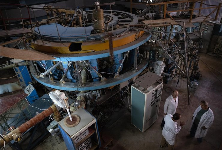 РФ завдала ударів по будівлі "Джерела нейтронів"