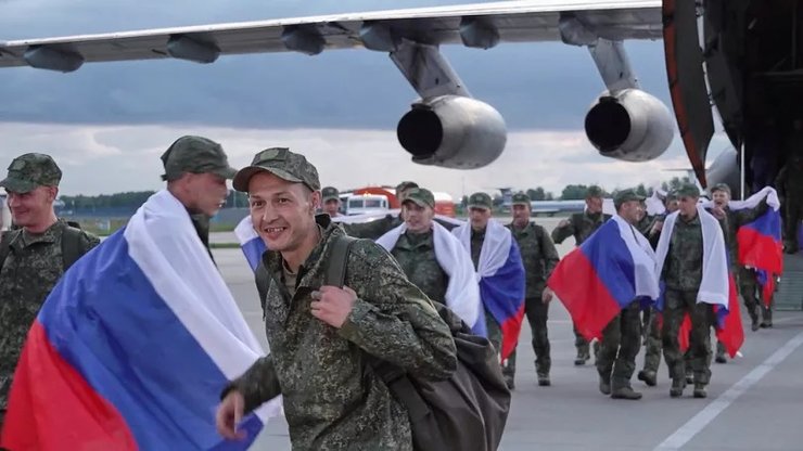 Російські військові