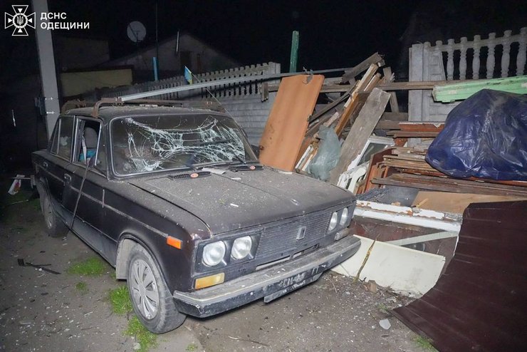 Атака Шахедов, Одесса, 16 апреля, ГСЧС, автомобиль