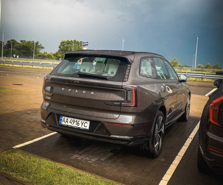 новый Volvo EX90, электромобиль Volvo, кроссовер Volvo, кроссовер Volvo