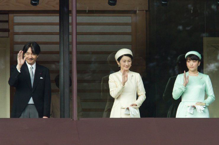 Принцесса Мако с родителями фото