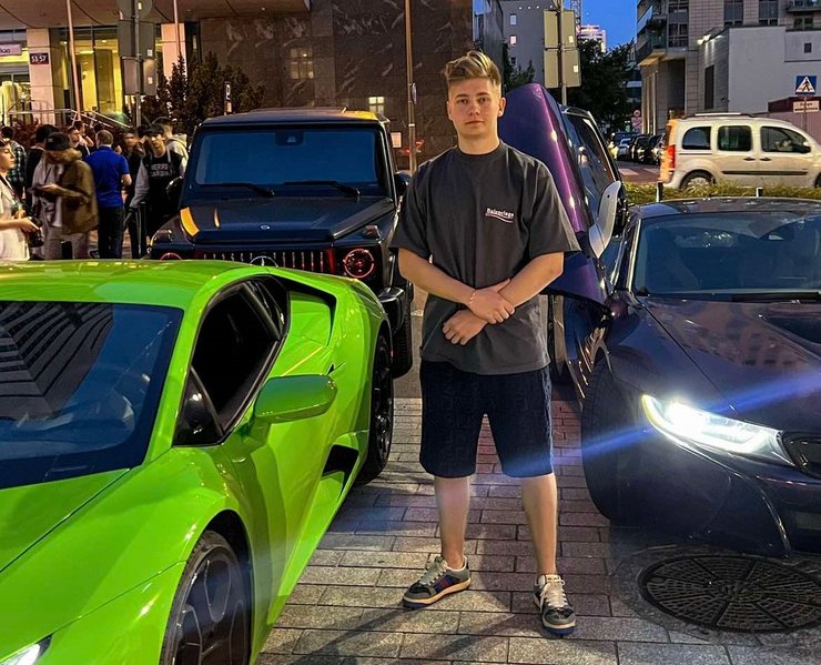 коллекция авто, Дмитрий Хиценко, Lamborghini Huracan, BMW i8, Mercedes-AMG G63