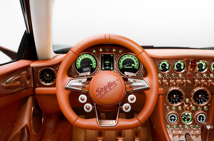 Салон Spyker C8