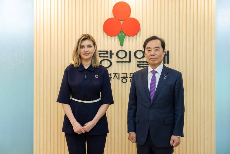 елена зеленская, образ елены зеленской, стиль елены зеленской, наряды елены зеленской, елена зеленская вышиванка, елена зеленская южная корея