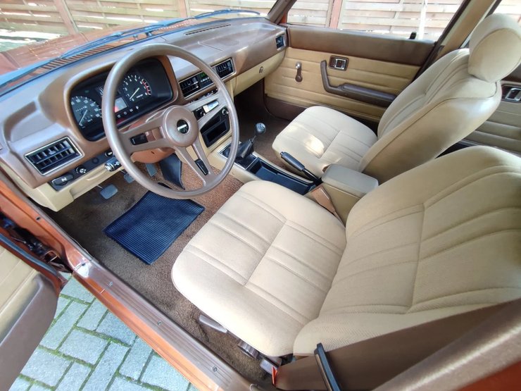 салон мазда 626, Mazda 626 1983, Mazda 626, капсула времени