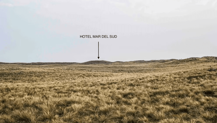 Отель-призрак, Mar del Sud, отель, гостиница, пустыня, песок, 100 лет под песком, Тайна под песком, исчезнувший отель, гостиница, легенда