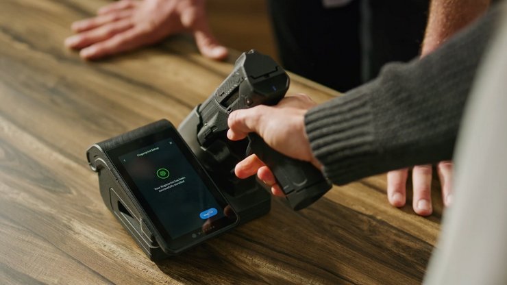 Пистолет с сенсором отпечатка пальцев Biofire