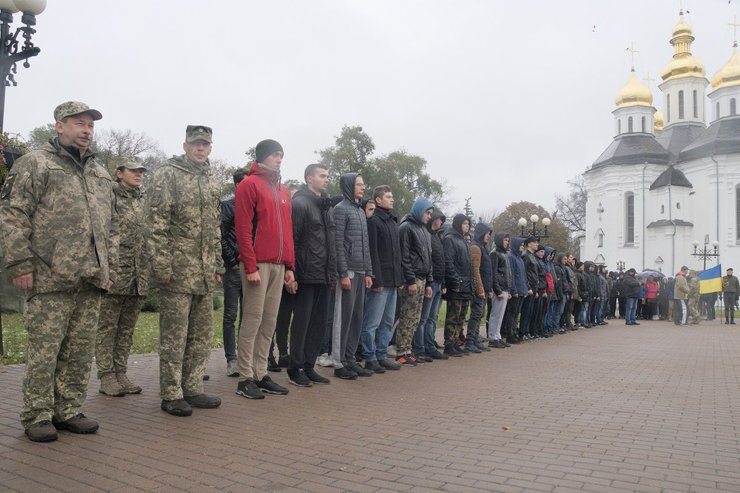 Якщо особу встановлено та документи перевірені, представники ТЦК та СП можуть здійснювати іншу роботу, а саме - вручати повістки