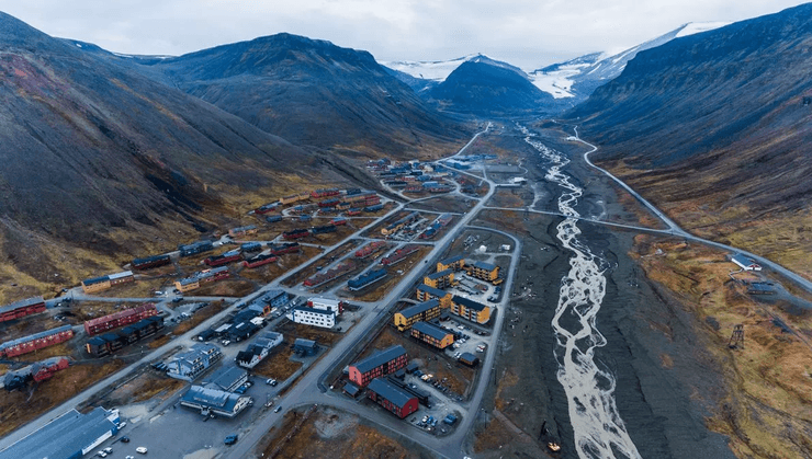 Город Лонгйир, город в котором запрещено умирать, самый северный район мира, мертвые тела не разлагаются, одно из самых холодных мест
