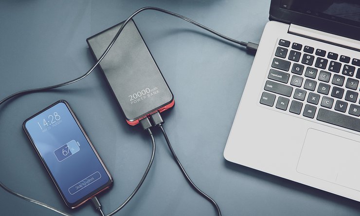 Павербанк, смартфон, ноутбук, павербанк при отключении света