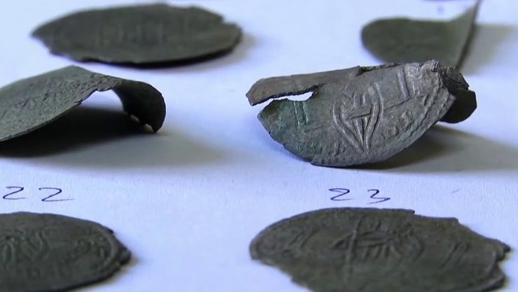 серебряные монеты времен Владимира Великого и Святополка Окаянного (1000–1019 годы)