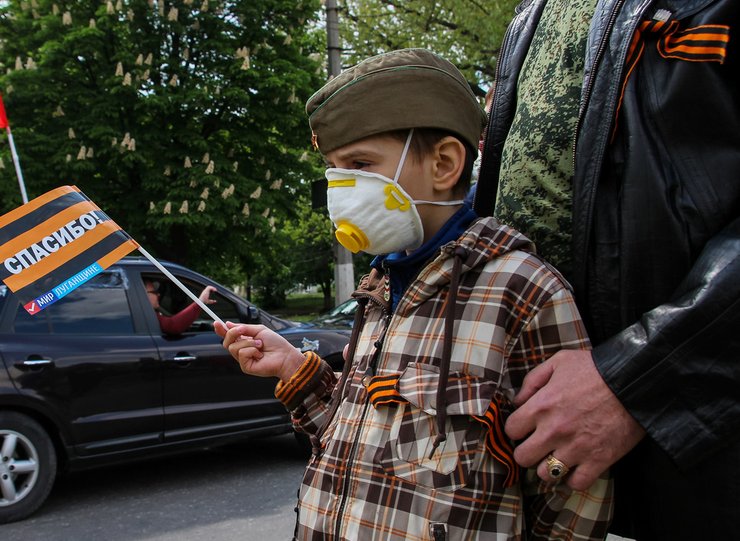 фото, дети, Луганск, ЛНР, спасибо деду за победу, георгиевская лента, карантин