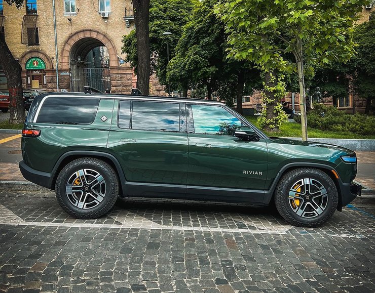 Rivian R1S 2023, Rivian R1S, новый Rivian R1S, электромобиль Rivian