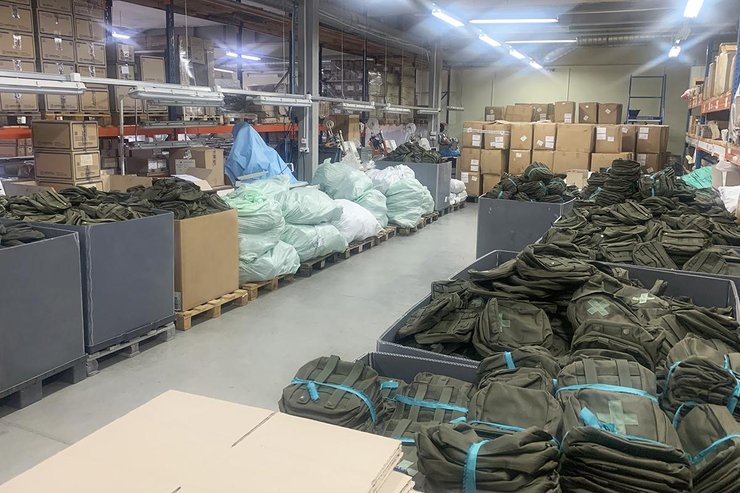 Предприятие "Киевгума" изготавливает тактические аптечки для ВСУ