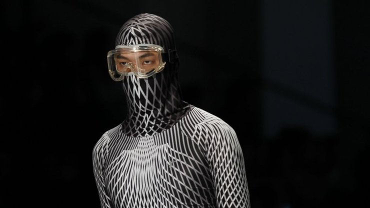 мода 2020, коронавирус, мода на карантине, маска, дизайнерская маска, защитная одежда, фото