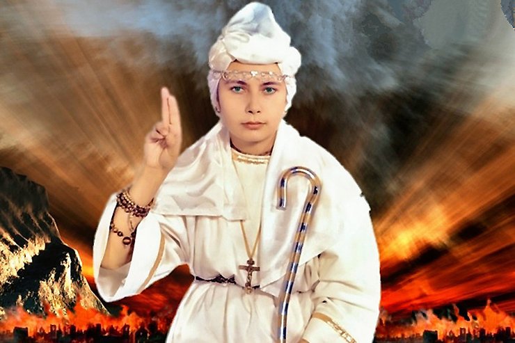 В свое время уже была живая "Богородица" — Мария Дэви Христос