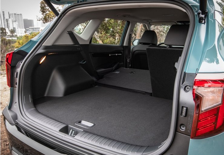 Объем багажника составляет 468 л