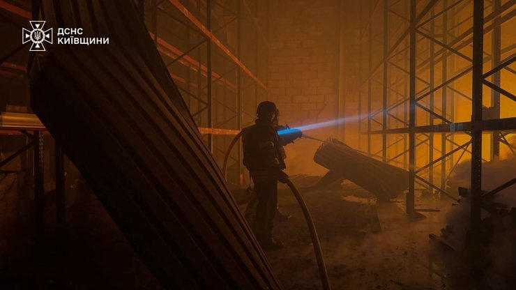 Удар по складу в Яготине – погиб спасатель